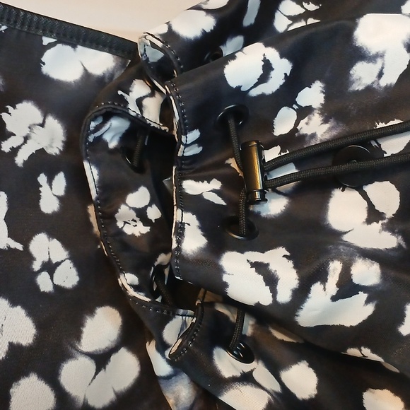Like New!! Ted Baker Black and White Floral Backpack - Picture 12 of 15